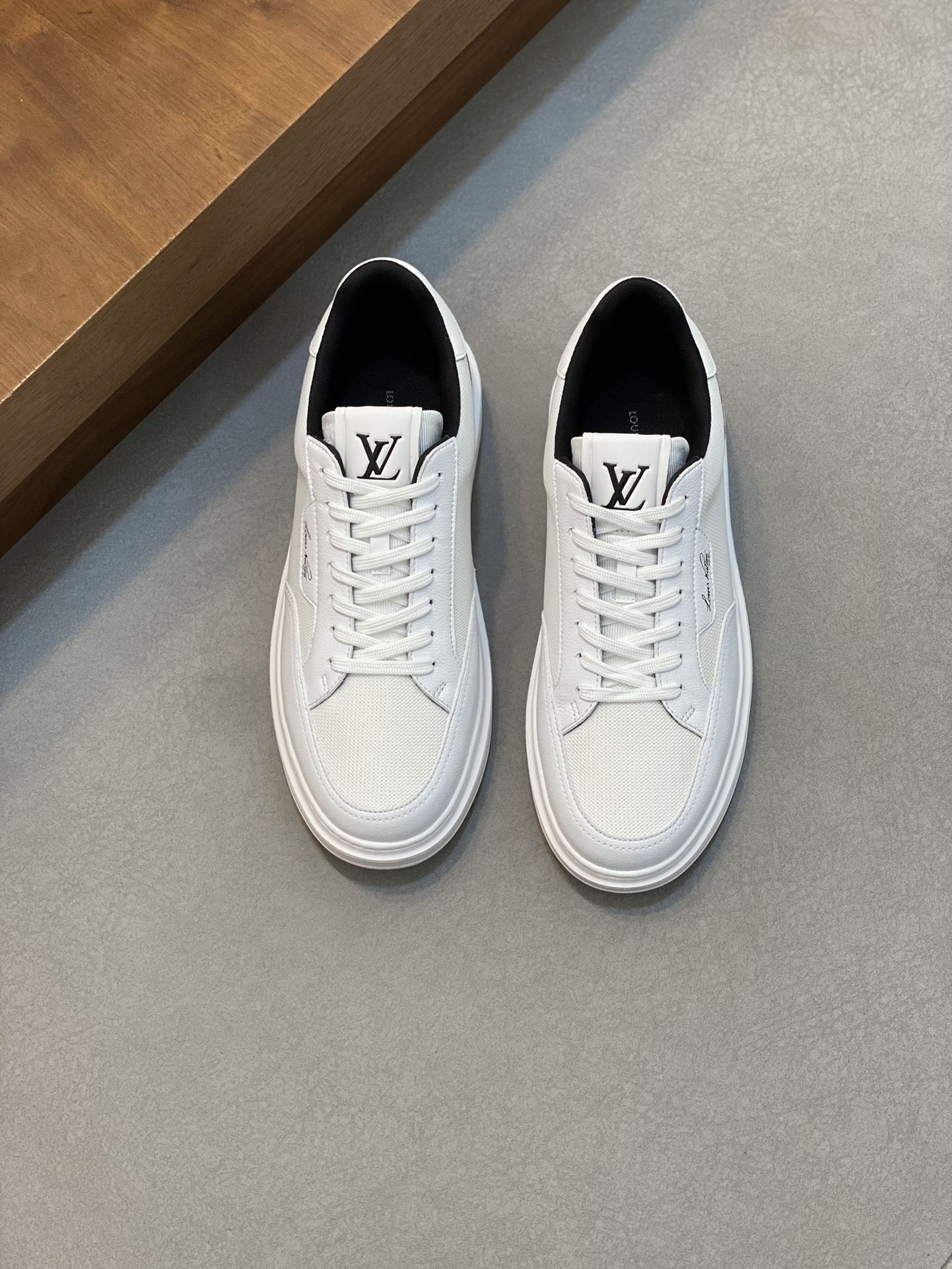 Louis Vuitton Low Shoes